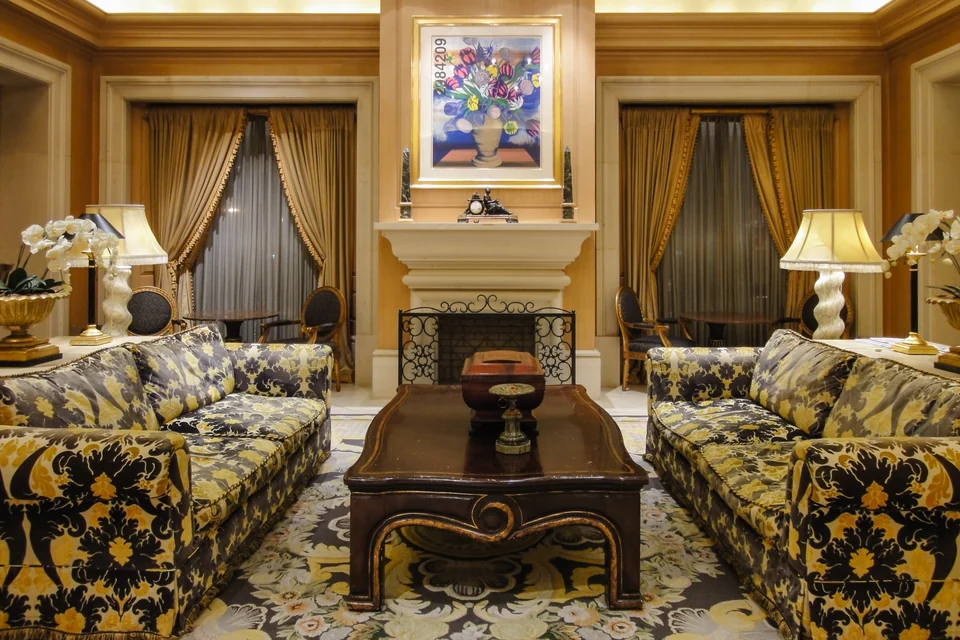 Wood-paneled library lounge on the second floor of Hotel Hankyu International, Osaka