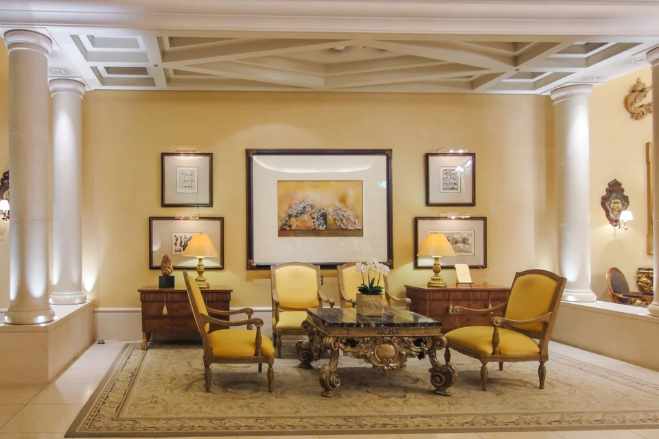 Second-floor lobby of Hotel Hankyu International in Umeda, Osaka, with classic European-style furnishings