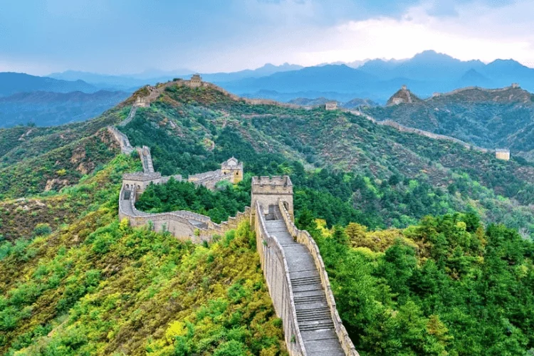 Abandoned section of the Great Wall of China